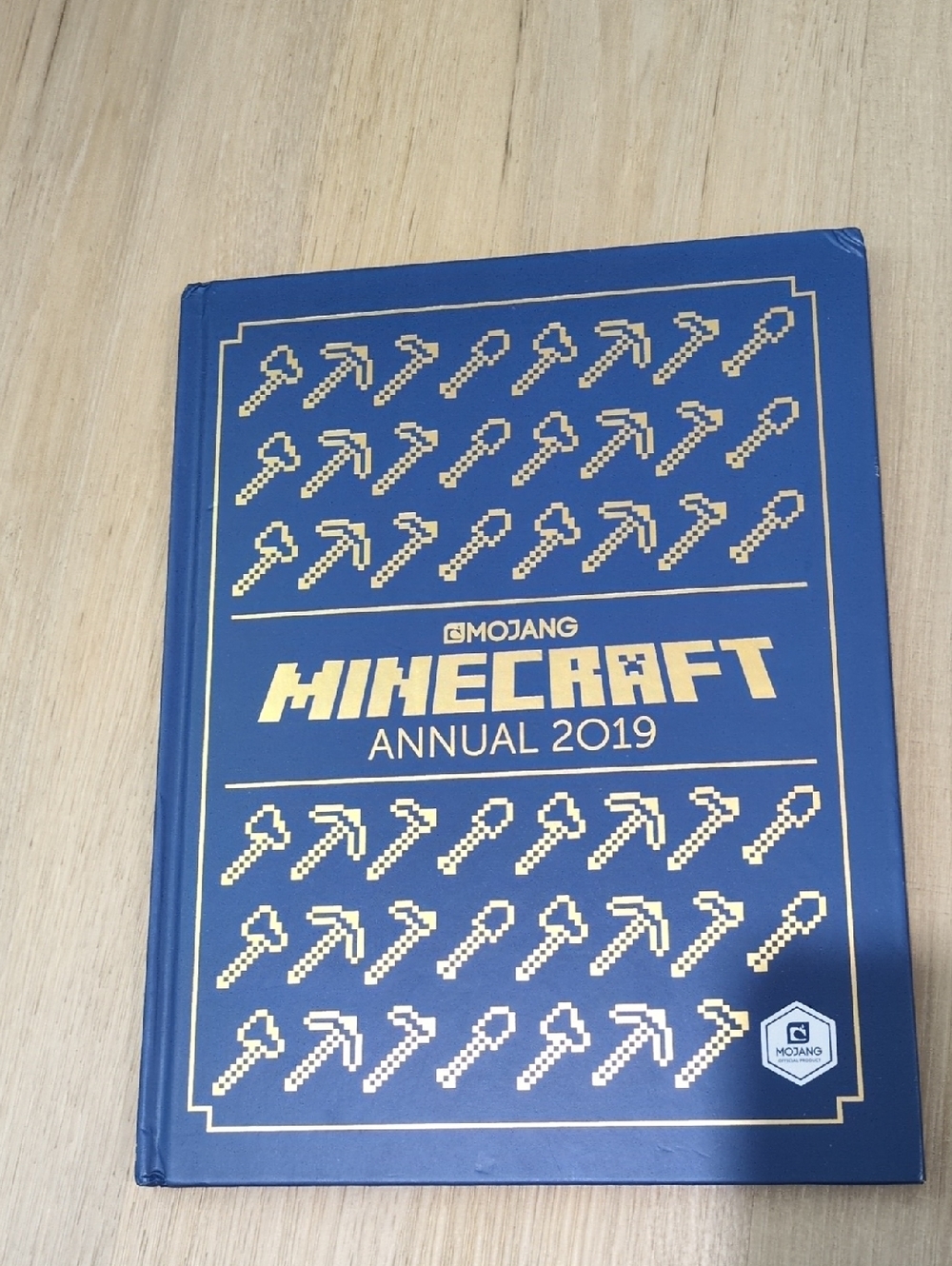 Minecraft Annual 2019 Hardcover by Mojang - Blue & Gold